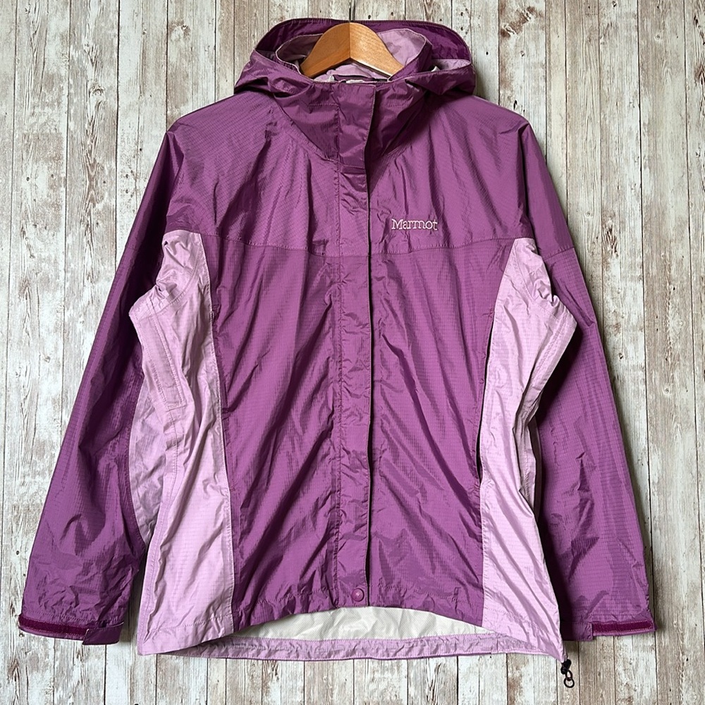 Marmot Rain Jacket sz Medium Women's Hooded Under Arm Vents Pockets Windbreaker